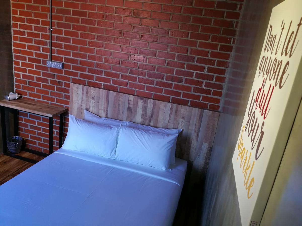 The Rise Room Κουάλα Τερενγκάνου Εξωτερικό φωτογραφία A room at the hotel